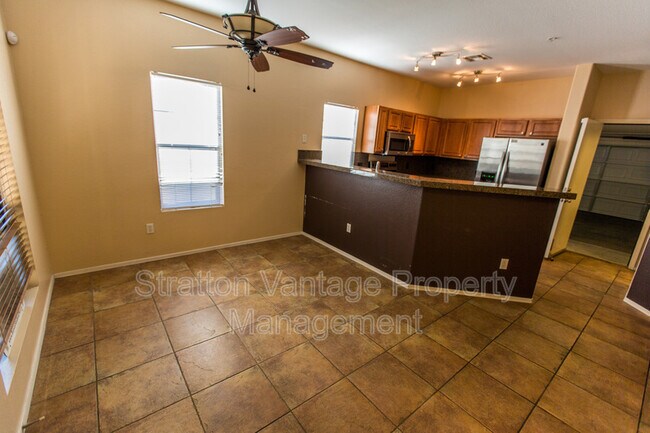 1702 E Bell Rd Phoenix, AZ 85022 photo 4