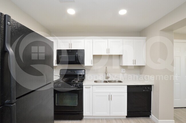 4044 W Burgess Ln Phoenix, AZ 85041 photo 3