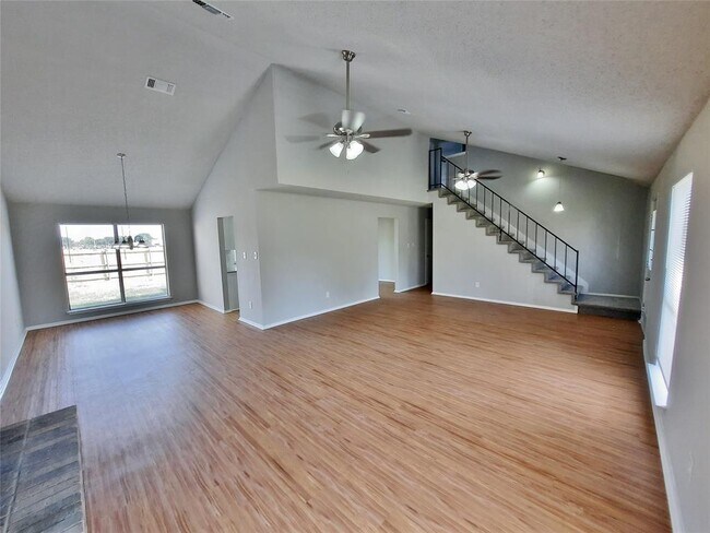 2646 Winslow Drive, Grand Prairie, TX 75052 photo 3