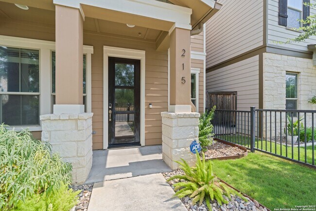 215 E Courtland Pl San Antonio, TX 78212 photo 5