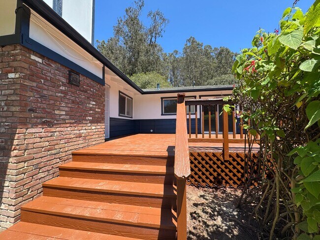640 Peaceful Valley Dr Watsonville, CA 95076 photo 5
