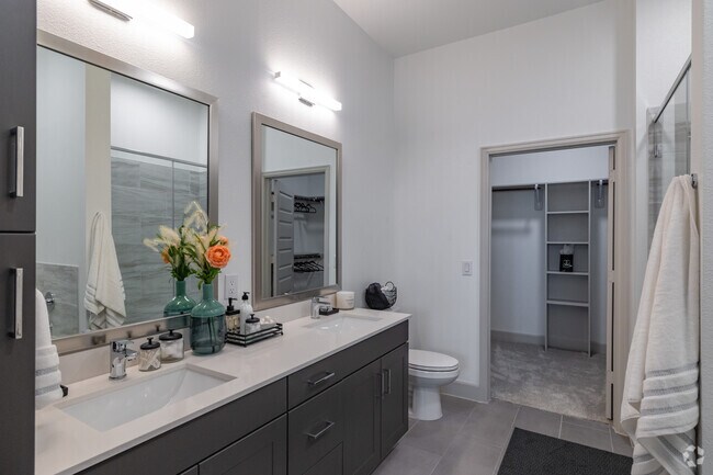 The Rosslyn at Garden Oaks photo 5