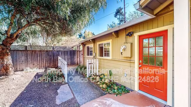 1019 North St Santa Rosa, CA 95404 photo 4