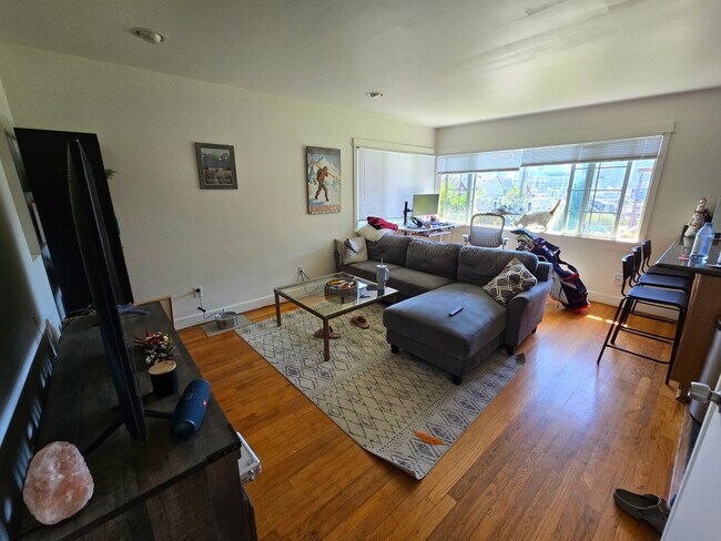 522 Prospect St Seattle, WA 98109 photo 5