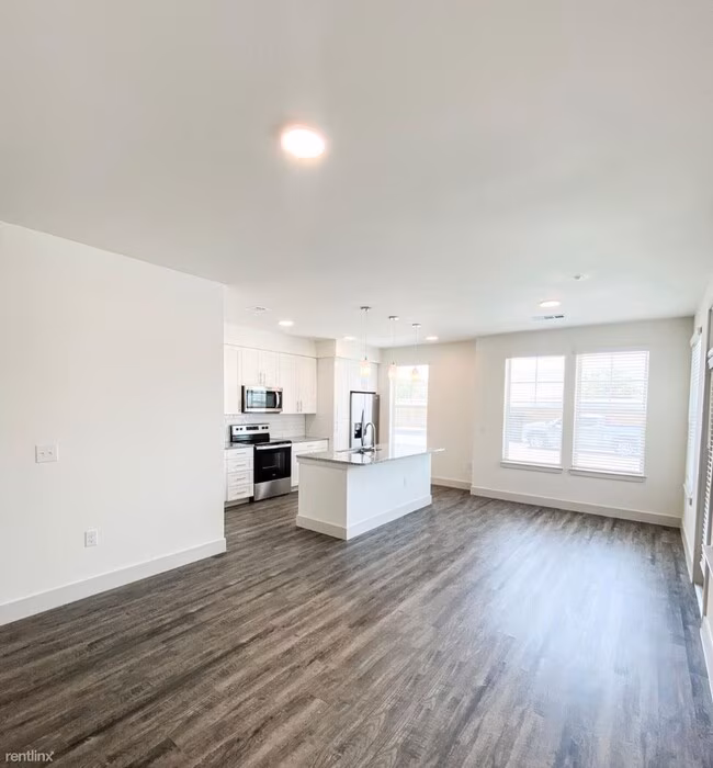 2352 Westinghouse Rd Georgetown, TX 78626 photo 4