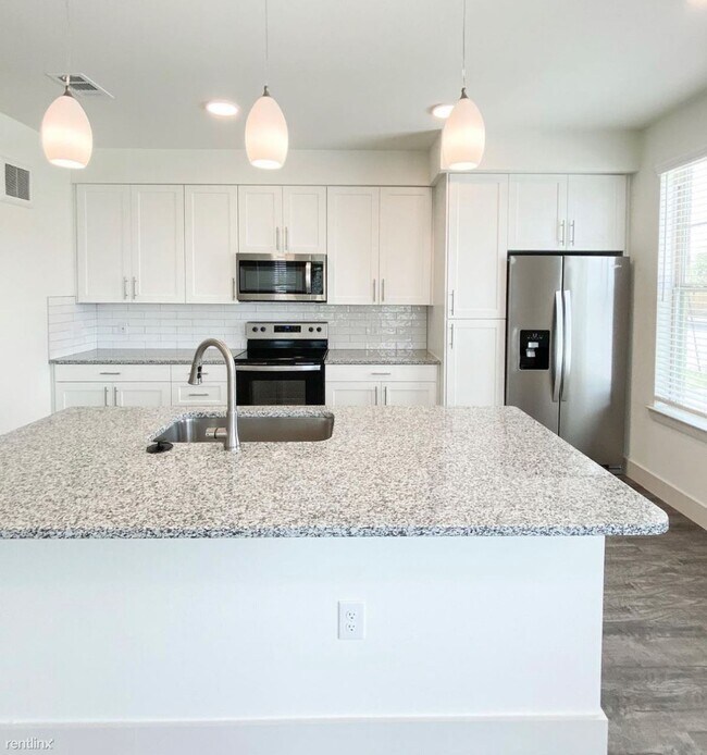 2352 Westinghouse Rd Georgetown, TX 78626 photo 2