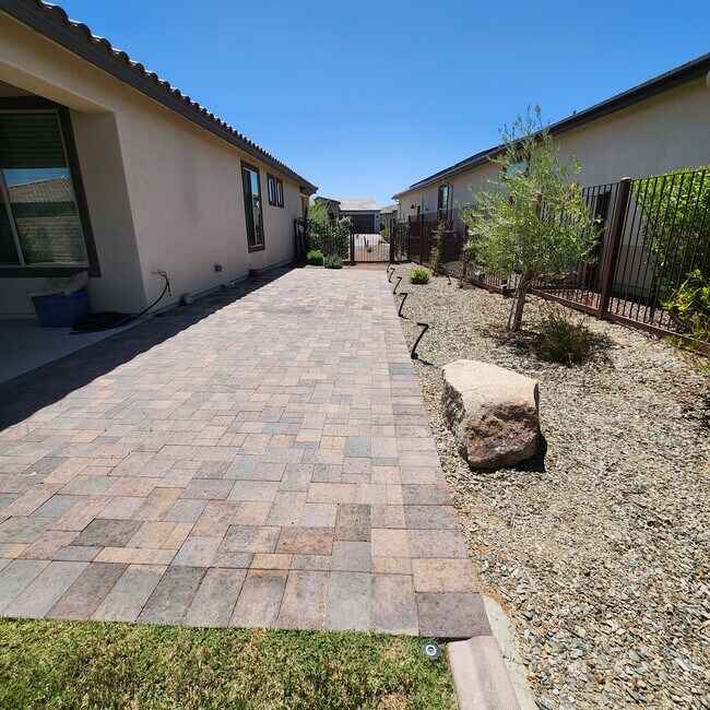 4527 Charro Ct Wickenburg, AZ 85390 photo 3