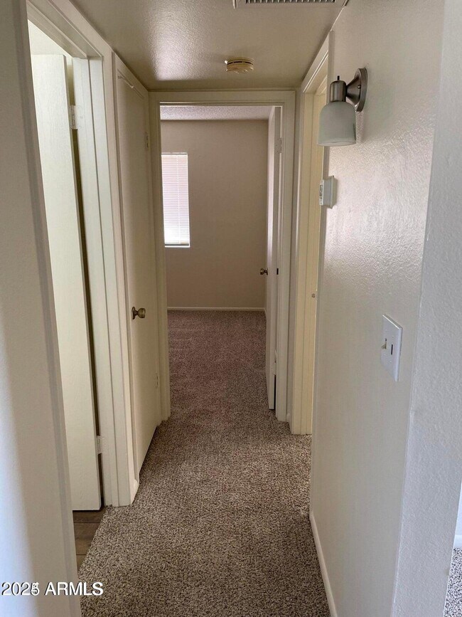 585 W 20th Ave Apache Junction, AZ 85120 photo 4