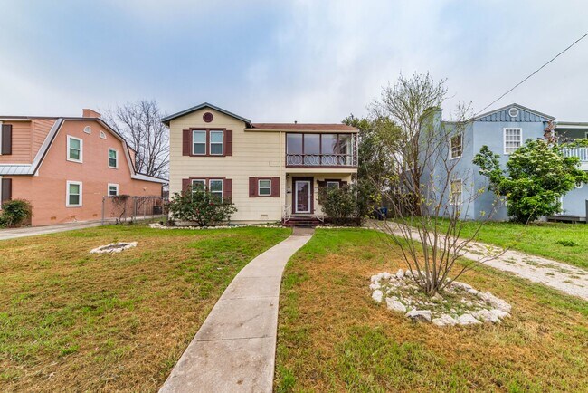 2220-2220 W Mistletoe Ave San Antonio, TX 78201 photo 2