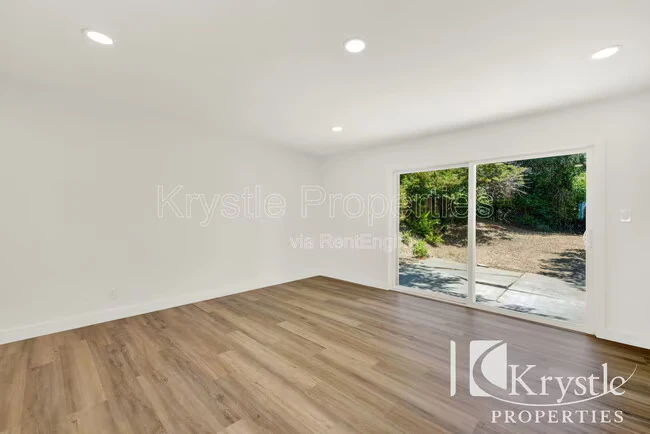 319 Aragon St Vallejo, CA 94591 photo 4
