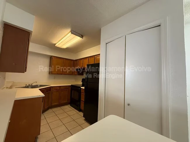 533 W Guadalupe Rd Mesa, AZ 85210 photo 4