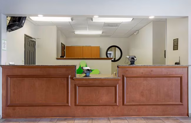 Furnished Studio-San Antonio - North photo 5