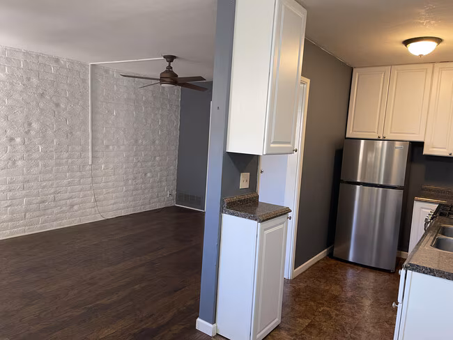 2 Bedroom Condo - La Mesa photo 4