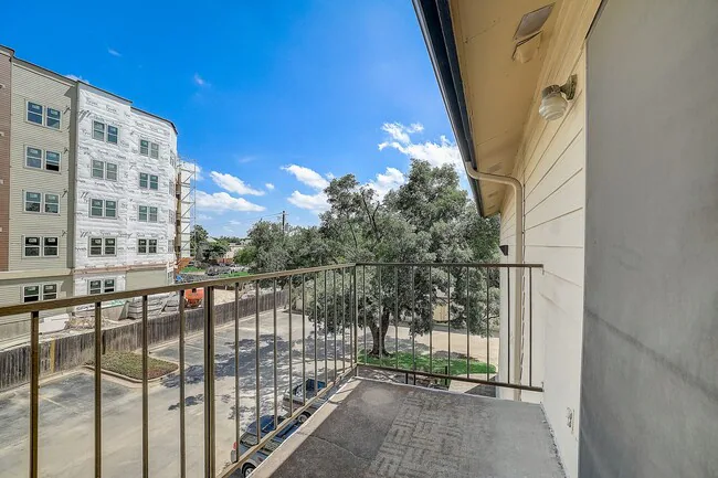 Rockwood Apartments photo 5