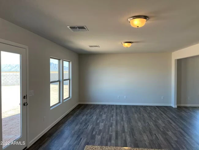 241 S Apache Ave Eloy, AZ 85131 photo 5