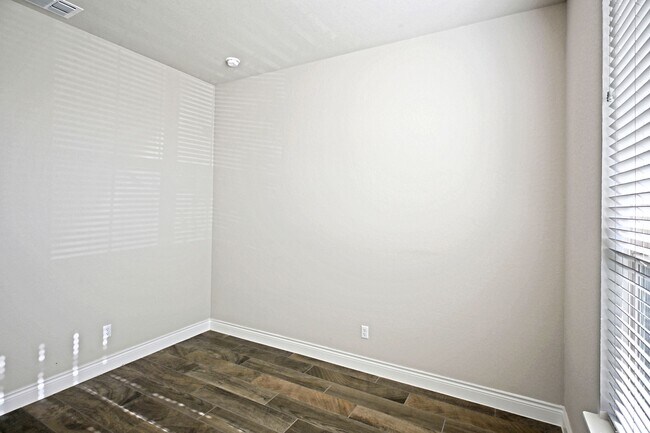 588 Vale Ct New Braunfels, TX 78132 photo 4