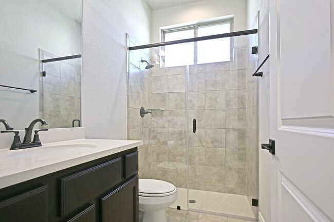 588 Vale Ct New Braunfels, TX 78132 photo 5