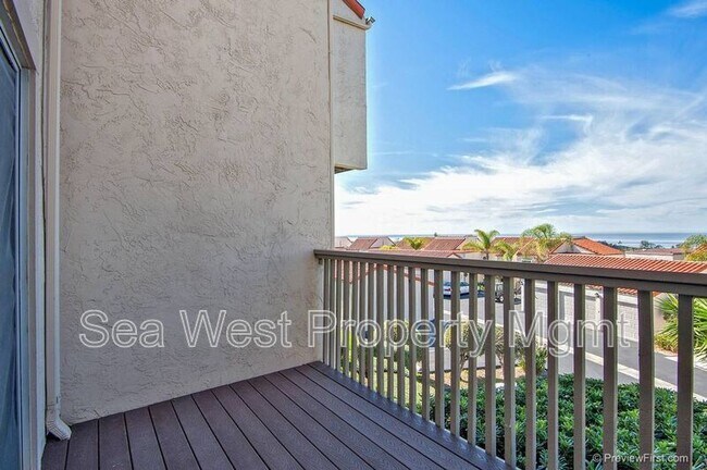 914 Caminito Madrigal Carlsbad, CA 92011 photo 3