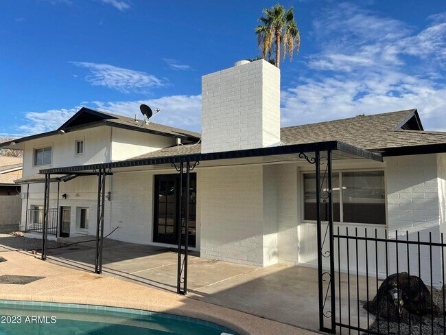 1600 E Laguna Dr Tempe, AZ 85282 photo 4
