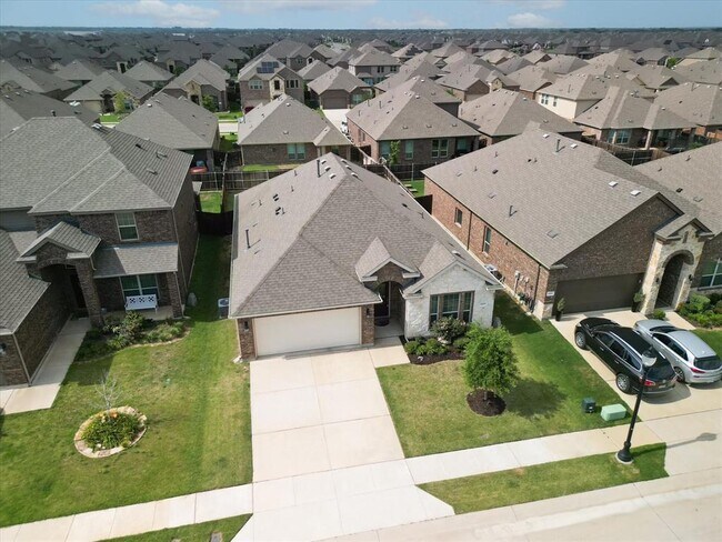 10921 Aledo Ln Aubrey, TX 76227 photo 4