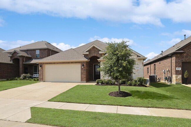 10921 Aledo Ln Aubrey, TX 76227 photo 3