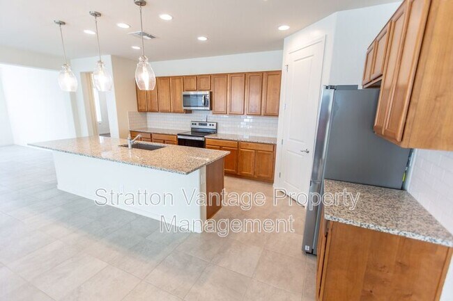 5866 N 86th Ln Glendale, AZ 85303 photo 4