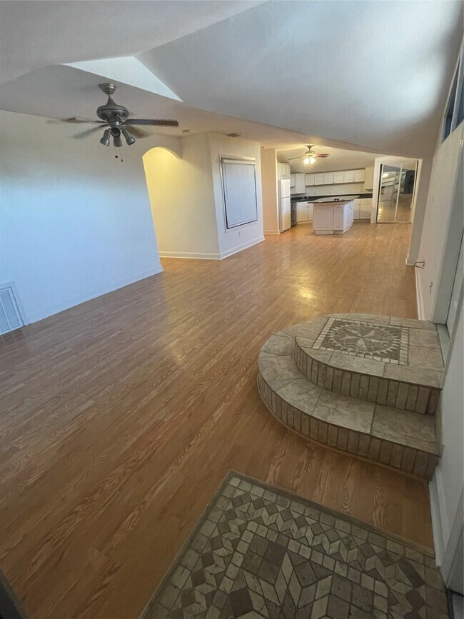 2110 Chenevert Street, Houston, TX 77003 photo 3