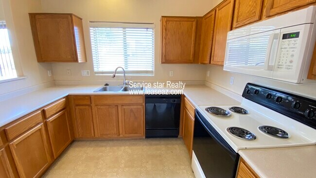 13186 W Gelding Cir Surprise, AZ 85379 photo 3