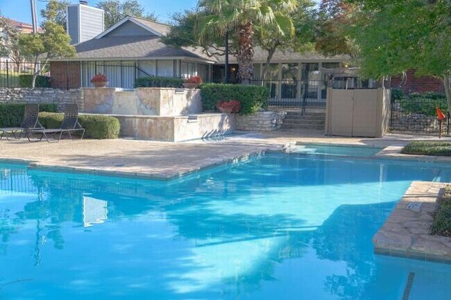 17239 Shavano Rnch Rd San Antonio, TX 78257 photo 2
