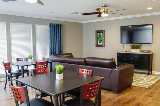 17239 Shavano Rnch Rd San Antonio, TX 78257 photo 3