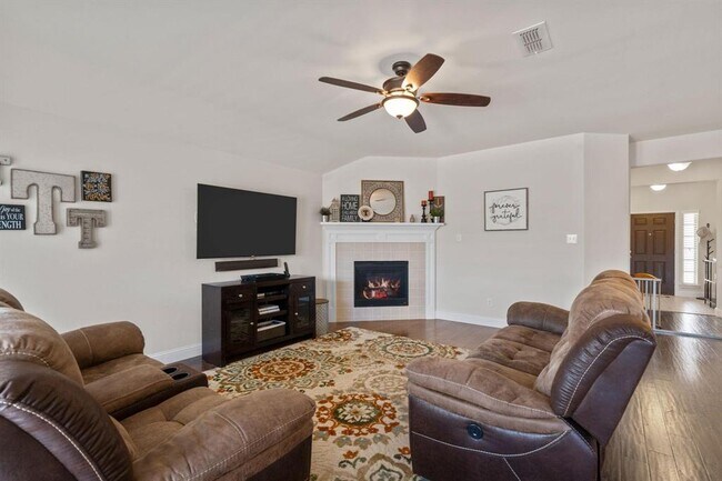 1813 Ranch Trail Rd Aubrey, TX 76227 photo 3