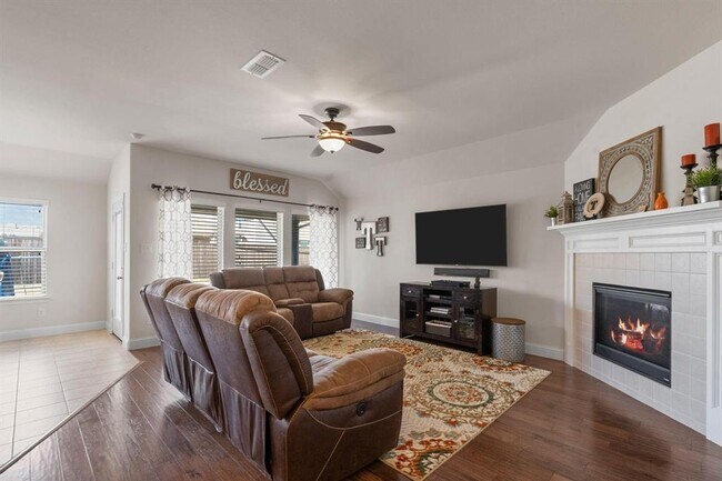 1813 Ranch Trail Rd Aubrey, TX 76227 photo 5