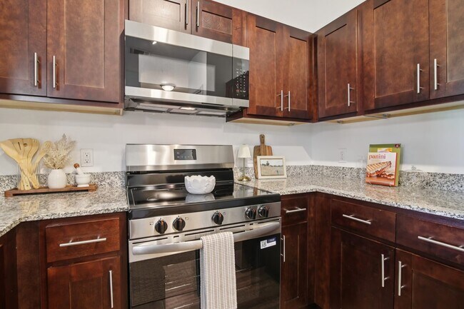 4348 East Sam Houston Parkway South, Pasadena, TX 77505 photo 2