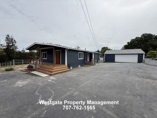 965 Eastman Ln Petaluma, CA 94952 photo 3