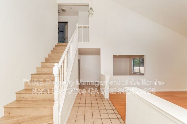 8 Voss Park Cir Santa Rosa, CA 95403 photo 3