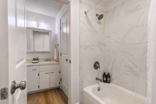 15706 Ash Way Lynnwood, WA 98087 photo 5