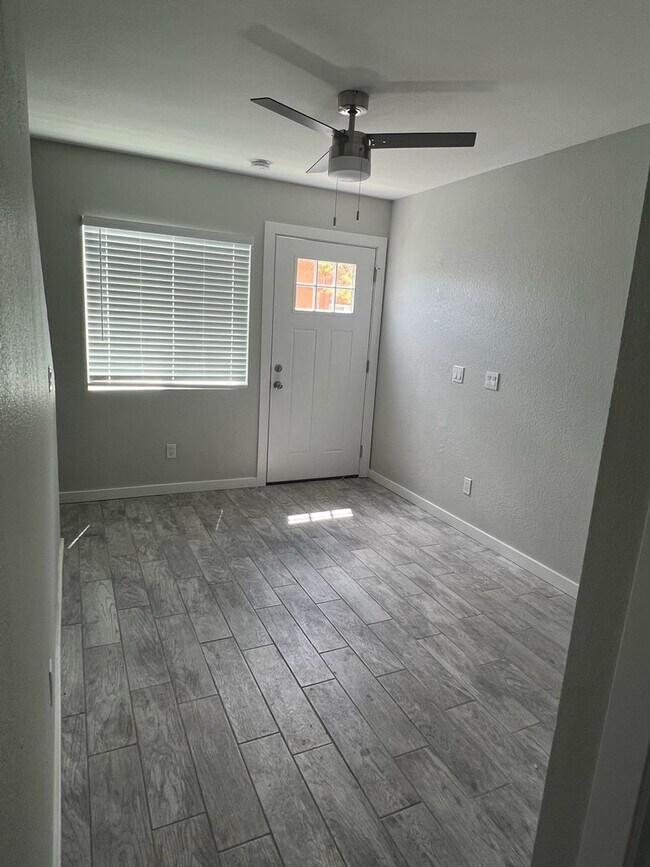 12717 W Amy Dr Surprise, AZ 85378 photo 3