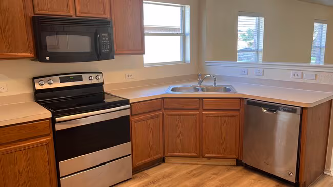 8911 Valley River Drive, Fort Worth, TX 76244 photo 4