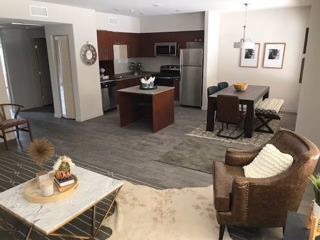City Plaza Apartments photo 5