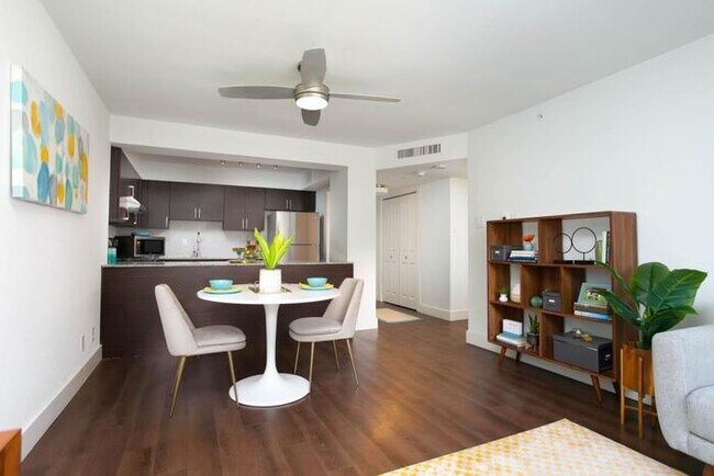 6701 Blanco Rd San Antonio, TX 78216 photo 4
