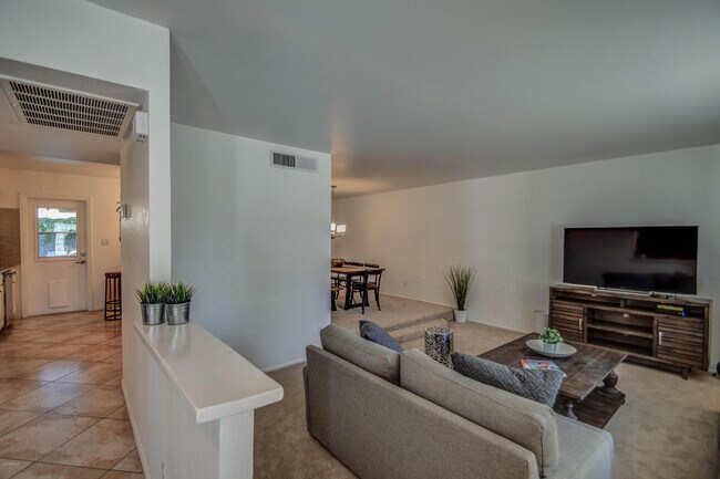 8420 E Keim Dr Scottsdale, AZ 85250 photo 5