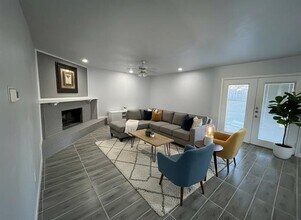 1911 Primrose Ln Arlington, TX 76014 photo 3