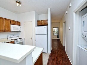 2216 San Gabriel St Austin, TX 78705 photo 5