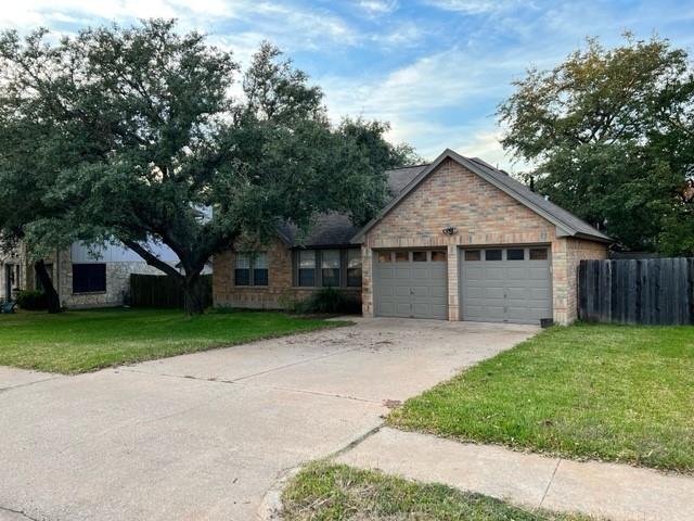 6918 Dallas Dr Austin, TX 78729 photo 3