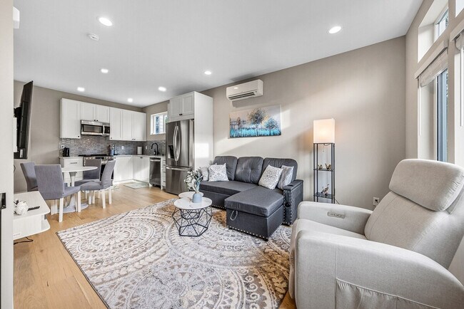 305 18th Ave Seattle, WA 98122 photo 5