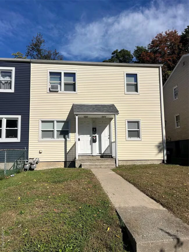 21 Vernon Terrace Poughkeepsie, NY 12601 photo 2