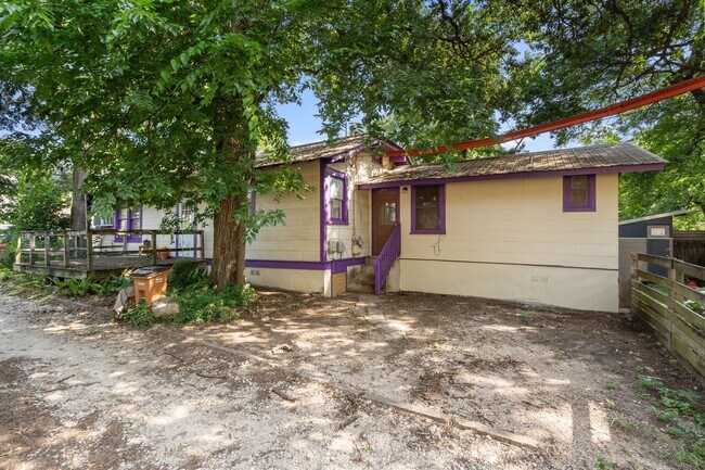 3404 Grooms St Austin, TX 78705 photo 2