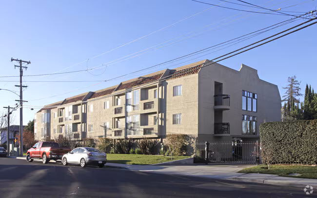 Lincoln Park Apartments photo 3