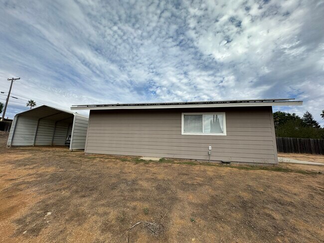 1129 Via Estrellada Fallbrook, CA 92028 photo 5