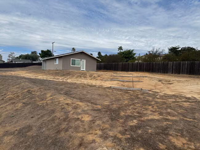 1129 Via Estrellada Fallbrook, CA 92028 photo 2